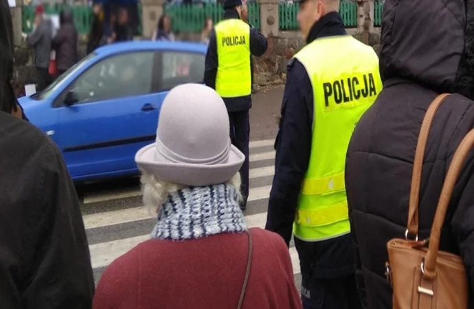 {Z policyjnych statystyk wynika, że na drogach Warmii i Mazur było bezpieczniej.}