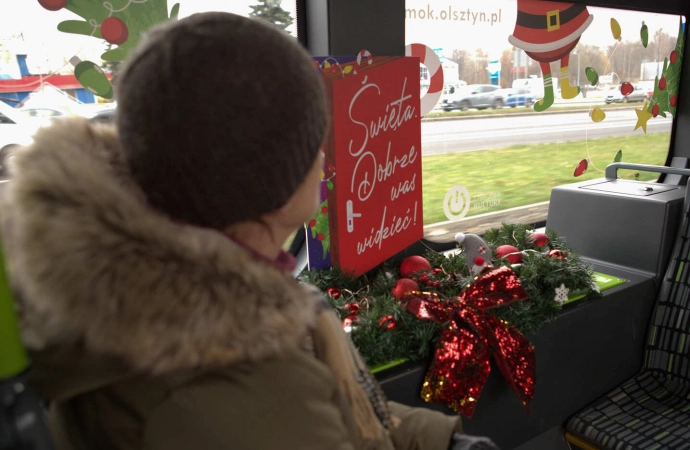 Jeden z olsztyńskich tramwajów został specjalnie udekorowany.